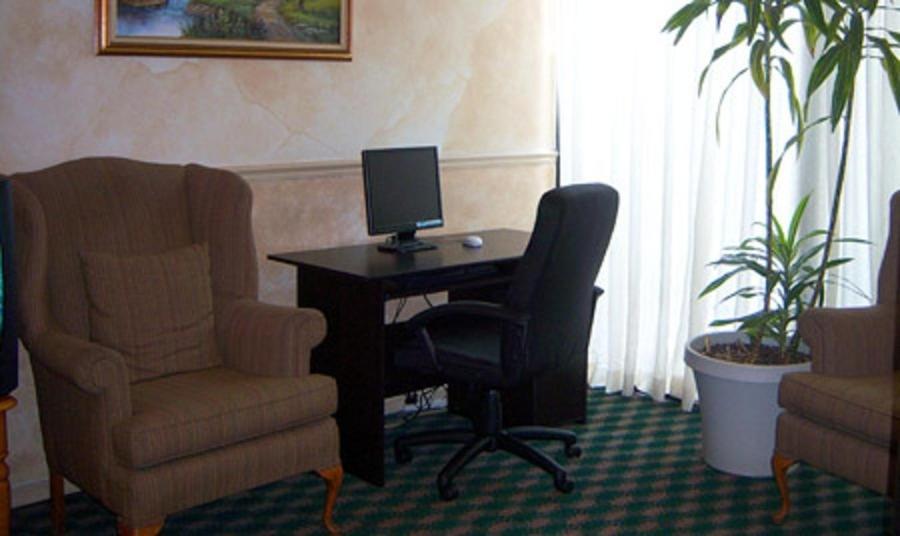 Days Inn Ийст Страудсбърг Екстериор снимка