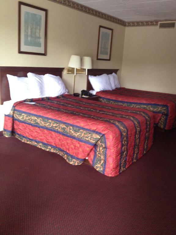 Days Inn Ийст Страудсбърг Екстериор снимка